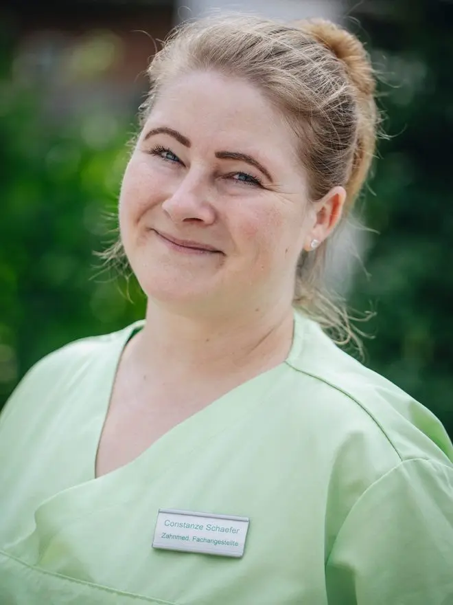 Constanze Schaefer, Zahnmedizinische Fachangestellte